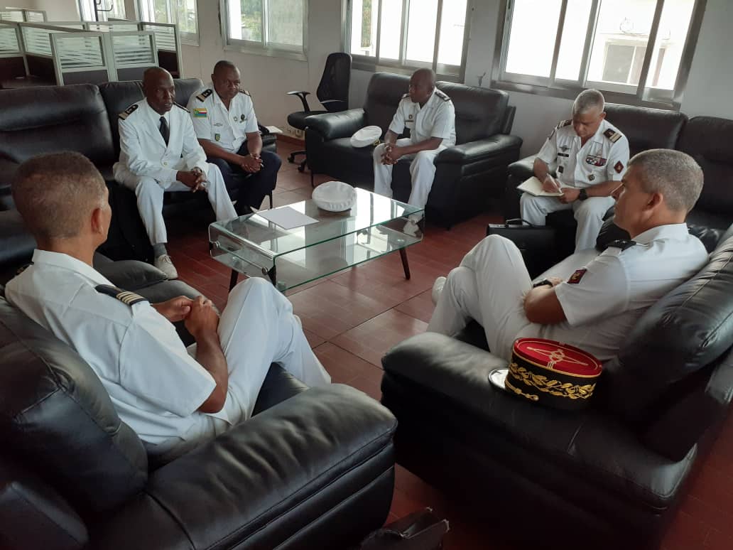 image Le général Yves Métayer en visite à Moroni